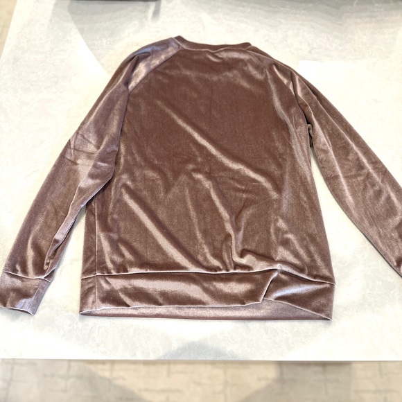 Double Zero Women’s Metallic Sweatshirt - Picture 4 of 4